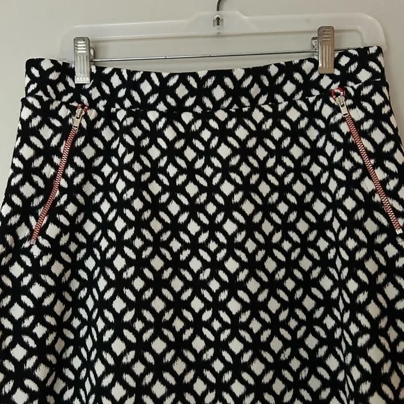 Le Lis Women's A-Line Skirt W/Zip Pockets Size L - Picture 4 of 9
